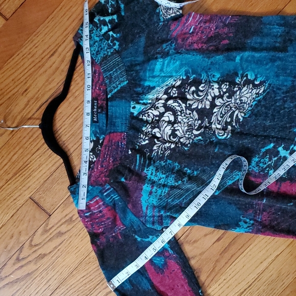 Mechant tunic style graphic print sweater - Picture 16 of 16
